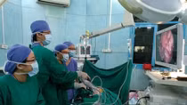 Ca mổ cứu bé trai 7 tuổi bị bệnh lõm ngực hiếm gặp
