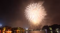 Không khí đón giao thừa Tết Kỷ Hợi 2019 
