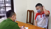 Con trai sát hại người tình của bố 