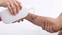 Bị kẻ lạ mặt tấn công, 10 người phải điều trị dự phòng phơi nhiễm HIV