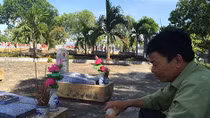Đất nước nghiêng mình, tưởng nhớ các anh