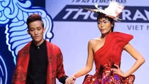 Quán quân Project Runway tái xuất trong đêm mở màn Tuần lễ thời trang quốc tế Thu Đông