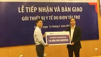 Bệnh viện Xanh Pôn tiếp nhận tài trợ gói thiết bị y tế trị giá 10 tỷ
