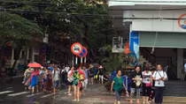 Hơn 300 du khách đang mắc kẹt ở đảo Cát Bà