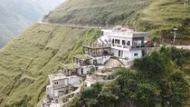 Tòa nhà trên đèo Mã Pì Lèng nằm ngoài khu vực bảo vệ danh thắng