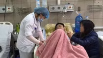 7 người đang nằm cấp cứu tại BV Bạch Mai vì rượu