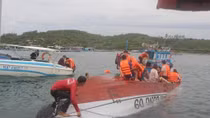 Lật tàu du lịch trên vịnh biển Nha Trang, ít nhất 2 người tử nạn
