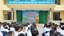 Học sinh trường THPT Tân Dân háo hức nghe tuyên truyền an toàn giao thông