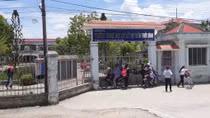 Cấm đứng lớp thầy giáo bị tố sàm sỡ nữ sinh