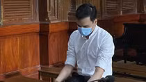 Tiếp viên hàng không làm lây lan dịch COVID-19 lĩnh 2 năm tù treo