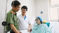 Cảm động những lá thư gửi nữ chiến sĩ Công an có nghị lực phi thường