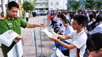 Những người lính trên hai mặt trận