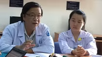 Ca mổ trong đêm cứu bé trai 11 tuổi khỏi bị liệt 2 chân
