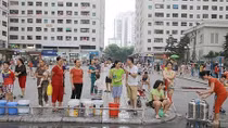Nước sạch sông Đà đã có thể uống được sau sự cố nhiễm dầu