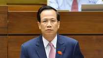 Để bé gái 13 tuổi diễn cảnh “nóng” là vi phạm luật