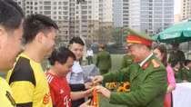 Bộ Tư lệnh CSCĐ thi đấu bóng đá chào mừng ngày truyền thống