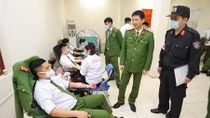 Tiểu đoàn Cảnh sát bảo vệ hàng đặc biệt hiến máu tình nguyện năm 2021