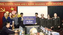 Báo CAND tiếp nhận 200 tấn gạo ủng hộ đồng bào miền Trung