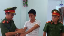 Để gỗ quý bị chặt hạ, Trạm trưởng Trạm quản lý rừng bị khởi tố