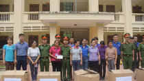 Bộ Tư lệnh CSCĐ mang Trung thu đến Mường La
