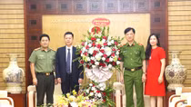 Các Đoàn chúc mừng Bộ Công an nhân kỷ niệm 75 năm Ngày truyền thống CAND
