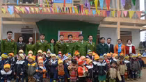 Đại học PCCC mang Tết yêu thương đến với đồng bào Sủng Cháng