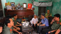Công an các đơn vị, địa phương tri ân các gia đình chính sách