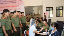 250 CBCS và học viên Cao đẳng ANND I tham gia hiến máu