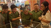 Triển lãm “Kỷ vật lịch sử CAND- Dấu ấn thời gian”