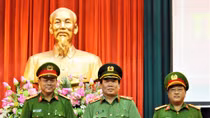 Khen thưởng các tập thể, cá nhân có thành tích xuất sắc 