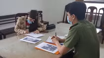 Đỗ xe sai quy định còn xúc phạm Công an, bị xử phạt 15 triệu đồng