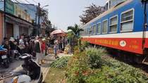 Một phụ nữ chết thảm khi băng qua đường sắt