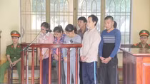 Rủ người yêu, anh em ruột tham gia tiêu thụ tiền giả