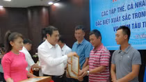 Khen thưởng những gương cứu người vụ chìm tàu Thảo Vân 2