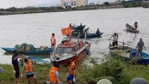 Truy tìm tung tích tử thi trôi trên sông Hàn