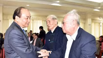 Thủ tướng Nguyễn Xuân Phúc gặp gỡ cán bộ lãnh đạo hưu trí tại Đà Nẵng