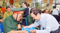 MB tặng quà thương binh và người có công ở Trung tâm Long Đất