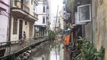 Người dân sống chung với ô nhiễm chờ dự án