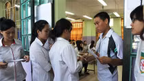 30 HS và 2 cán bộ bị đình chỉ trong ngày thi đầu tiên THPT 