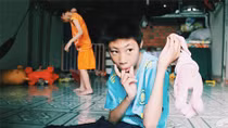  Thương cả cho đời bạc