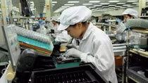 Hơn 60% các doanh nghiệp điện tử vi phạm quy định về làm thêm giờ