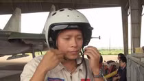 Thăng quân hàm Đại tá cho phi công Trần Quang Khải