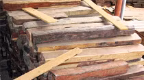 Tìm chủ nhân số lượng gỗ trắc và giáng hương
