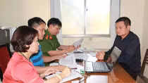 Bóc gỡ đường dây cá độ bóng đá 900 tỷ đồng tại Nghệ An