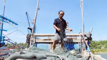 Cần hỗ trợ ngư dân chuyển đổi phương pháp đánh bắt hải sản bằng giã cào