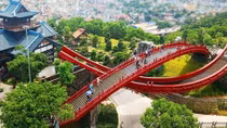 Du khách phấn khích tận hưởng Đại tiệc thủy cung tại Typhoon Water Park