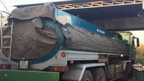 Xe bồn chở 18.000 lít xăng không rõ nguồn gốc 