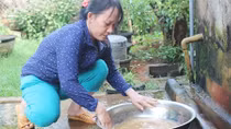 Hàng trăm hộ dân mòn mỏi chờ nước sạch