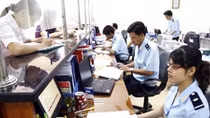 Từ ngày 1-4, không dùng tiền mặt thanh toán thủ tục hải quan