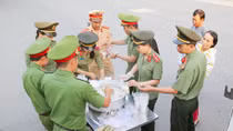Ấm lòng những bệnh nhân nghèo